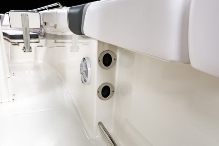 Robalo Centre console R272