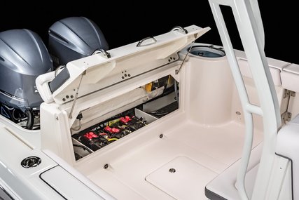 Robalo Centre console R272