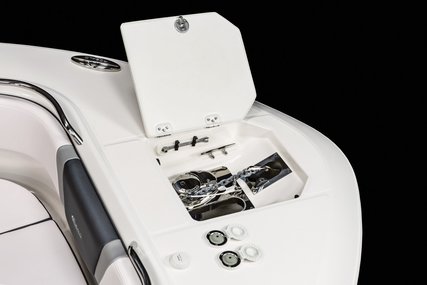 Robalo Centre console R272