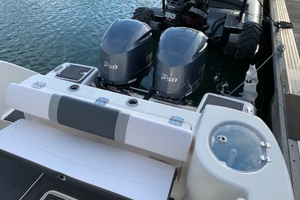 Robalo Centre console R272