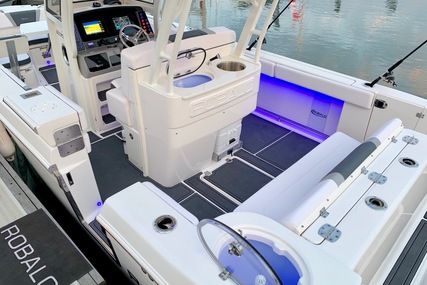 Robalo Centre console R272