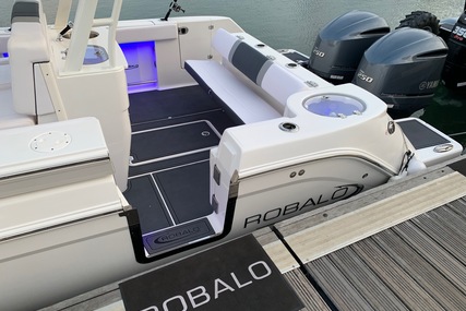 Robalo Centre console R272