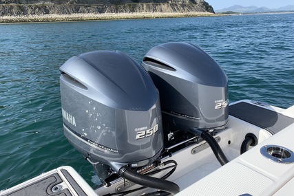 Robalo Centre console R272