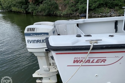 Boston Whaler 24 Outrage