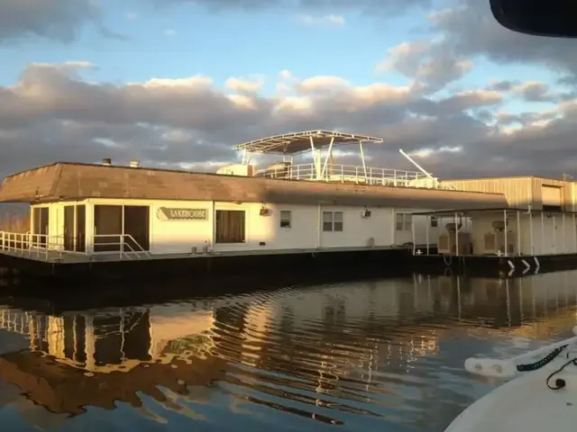 Custom Boats Houseboat