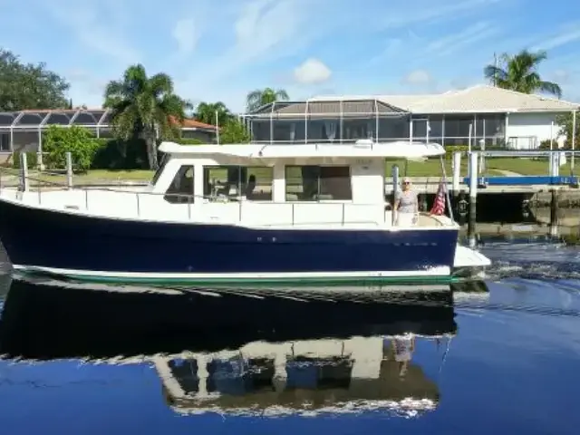 Mainship 34 Trawler Hardtop