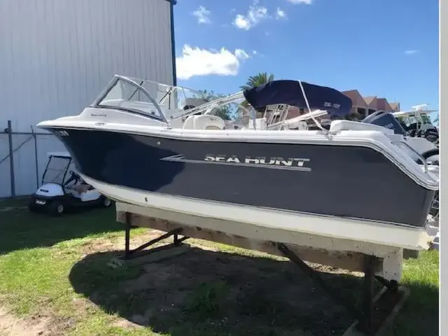 Sea Hunt 211 Escape