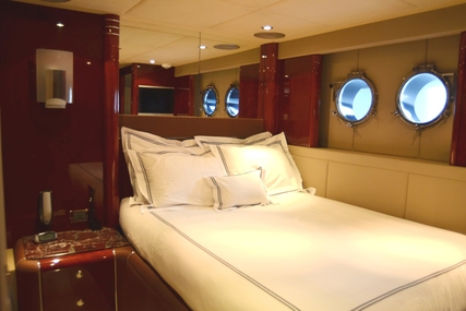 Warren Yachts Express Cruiser