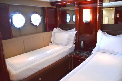 Warren Yachts Express Cruiser