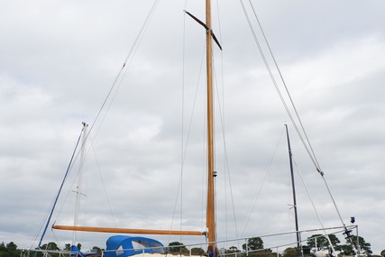 32ft HILLYARD Nine Tonner BERMUDIAN SLOOP