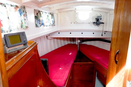 32ft HILLYARD Nine Tonner BERMUDIAN SLOOP