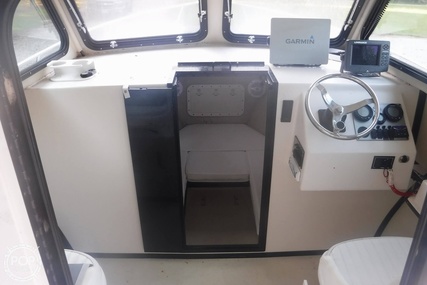 C Hawk 25 Sport Cabin