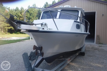 C Hawk 25 Sport Cabin