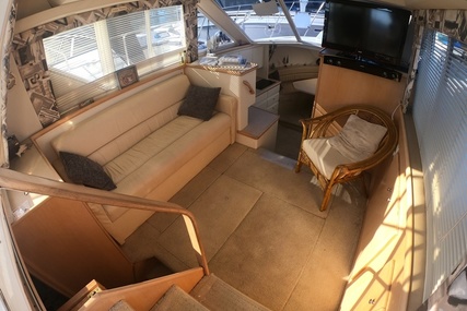 Carver 325 Aft Cabin