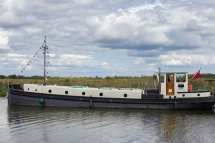 De Hoop Luxe Motor Dutch Barge