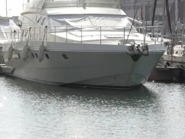 Ferretti Yachts 185