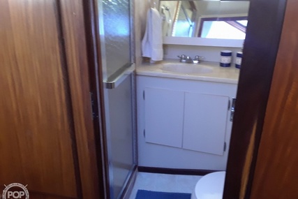 Hatteras 40 Dual Cabin Motor Yacht