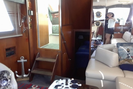 Hatteras 40 Dual Cabin Motor Yacht