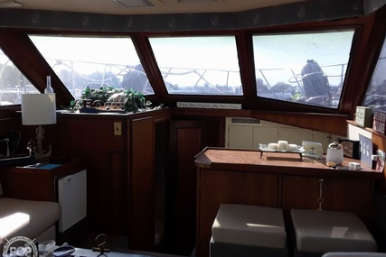 Hatteras 40 Dual Cabin Motor Yacht