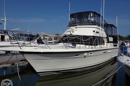 Hatteras 40 Dual Cabin Motor Yacht