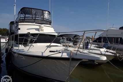 Hatteras 40 Dual Cabin Motor Yacht