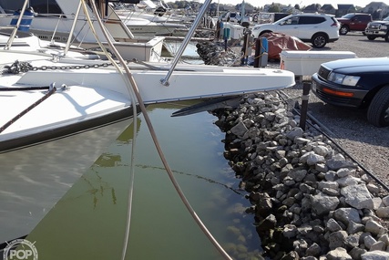 Hatteras 40 Dual Cabin Motor Yacht