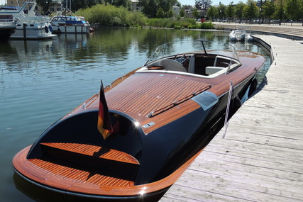 Runabout 33 Classic