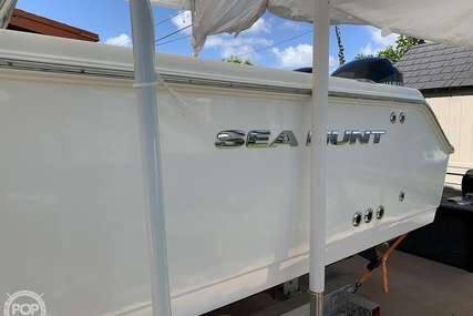 Sea Hunt Triton 260