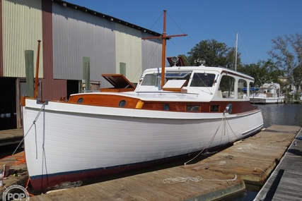 Matthews 38 Cabin Cruiser