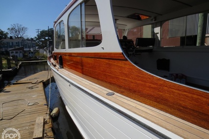 Matthews 38 Cabin Cruiser