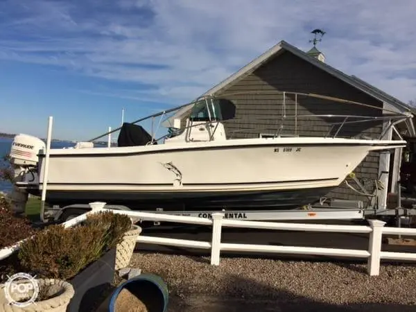 Sea Ray 2320