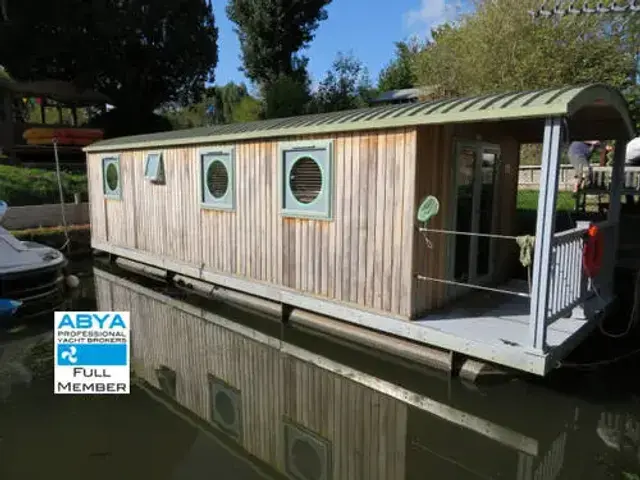 Houseboat River Pod 35