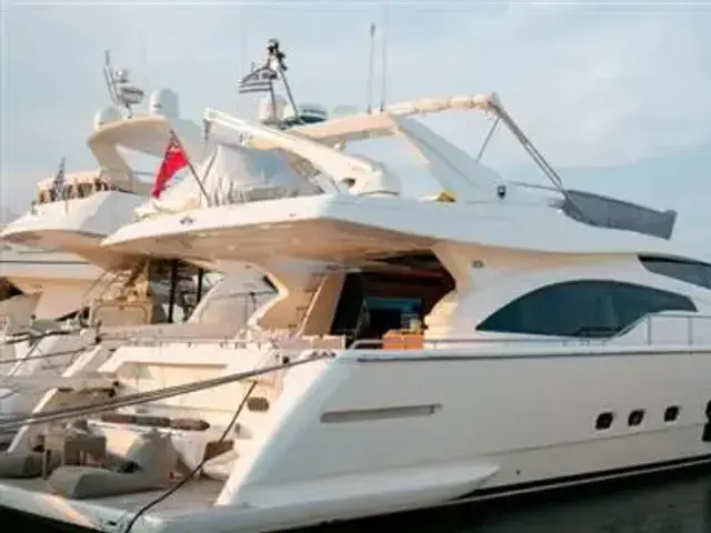 Ferretti Yachts 681