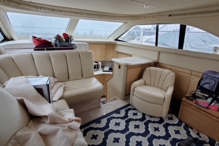 Sea Ray 370 Aft Cabin