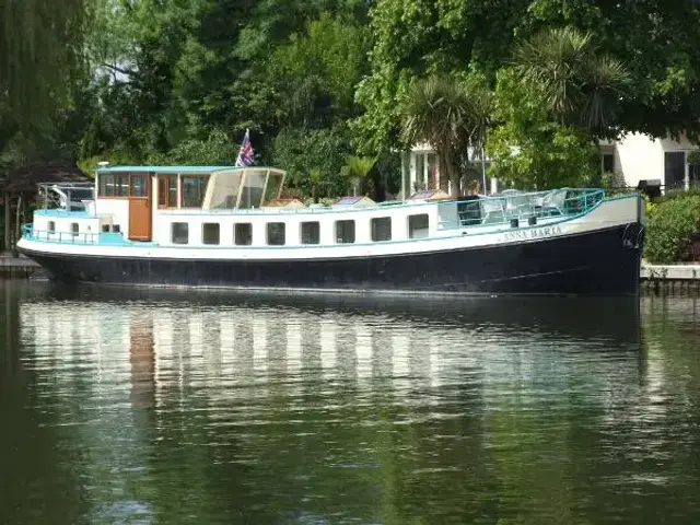 Luxe-Motor 23.97m Barge