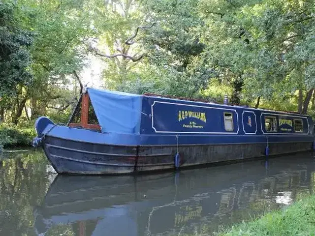 Narrowboat 50' P.M Buckle Cruiser Stern