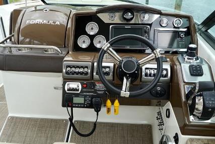 Formula 350 Crossover Bowrider