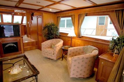 President 70 Skylounge Pilothouse