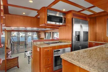 President 70 Skylounge Pilothouse