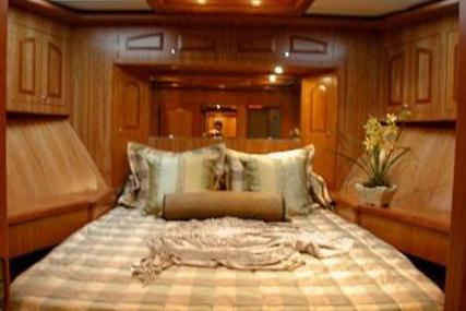 President 70 Skylounge Pilothouse