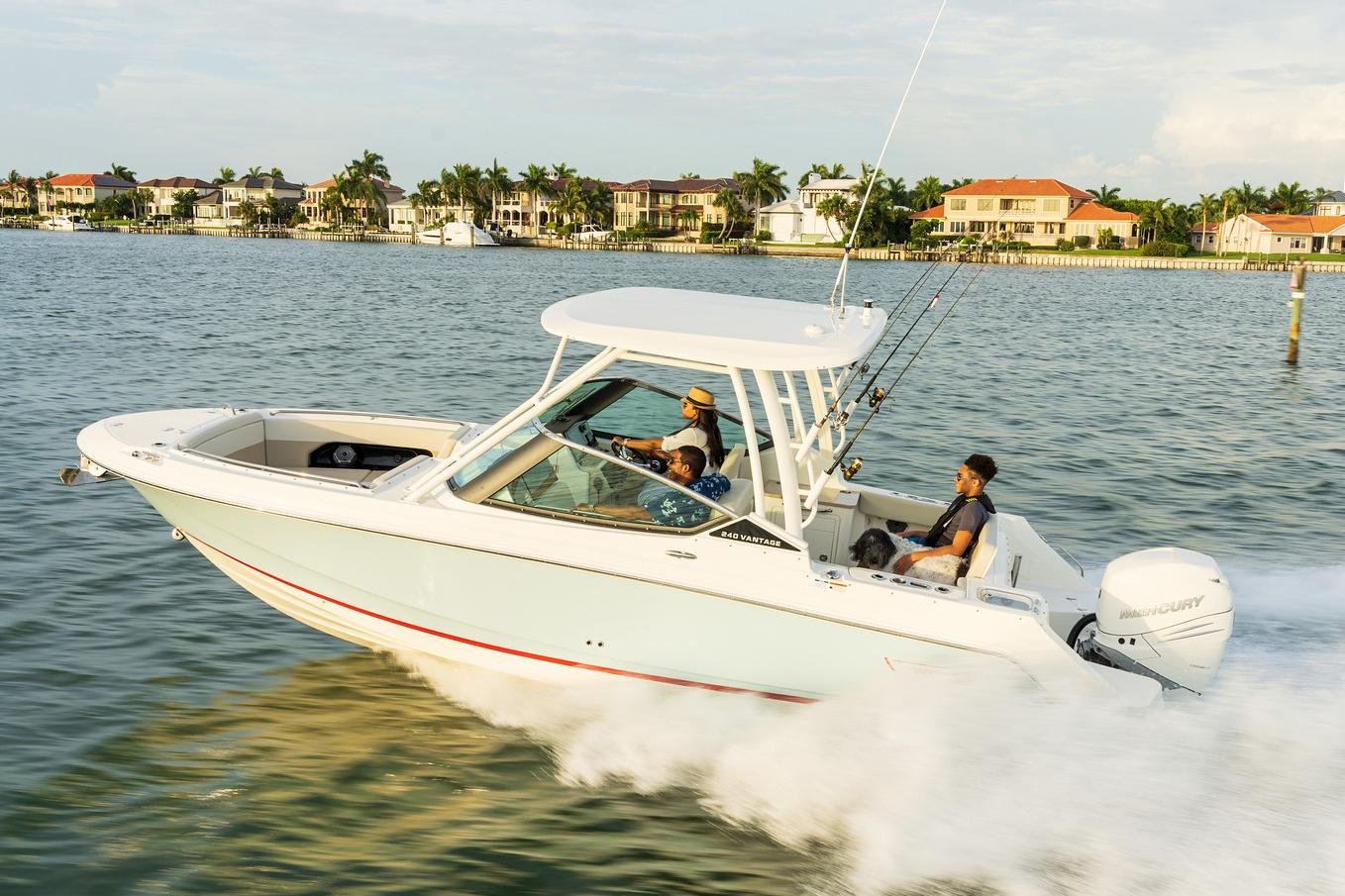 Boston Whaler 240 Vantage