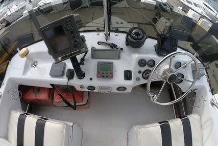 Luhrs 28 Express