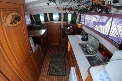 Luhrs 28 Express