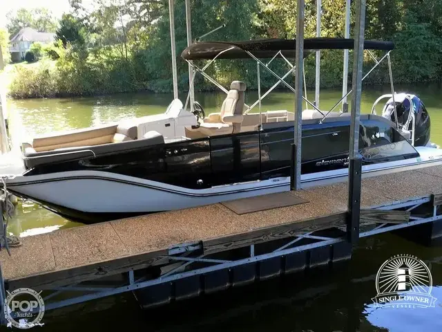 Bayliner Element XR7