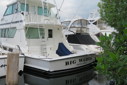 Hatteras 65 Convertible Enclosed Bridge