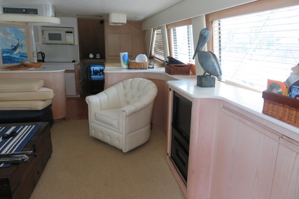 Hatteras 65 Convertible Enclosed Bridge