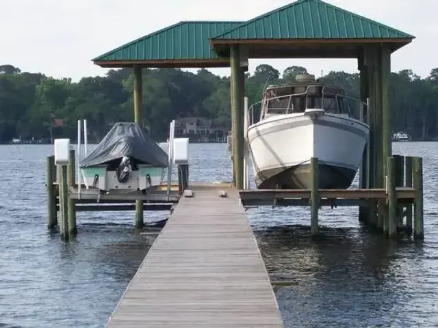 Luhrs 35 Express Cruiser