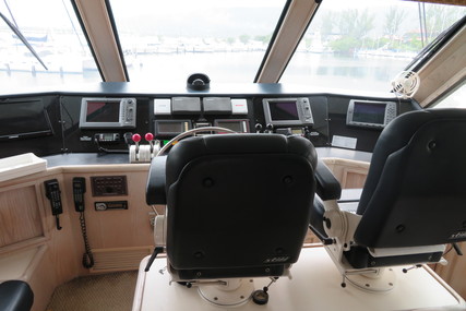 Hatteras 65 Convertible Enclosed Bridge