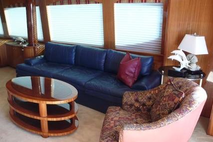 Hatteras Sky Lounge Motor Yacht