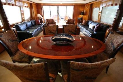 Hatteras Sky Lounge Motor Yacht